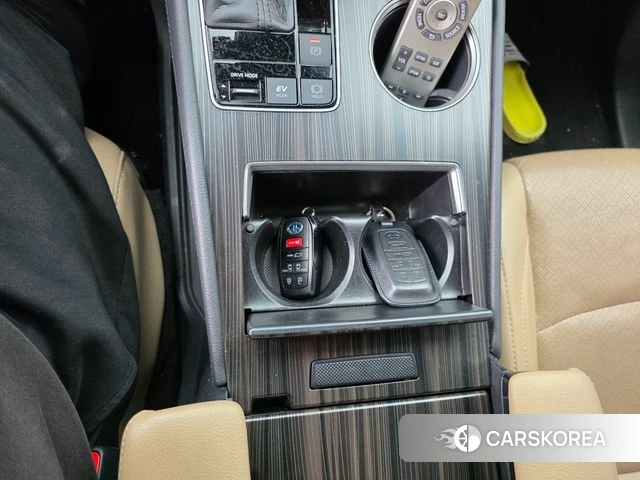 Toyota Sienna 4th Generation 2021 Белый из Кореи, фото 3