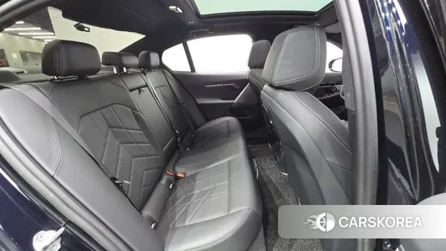 BMW 5 Series (G60) 2024 Черный из Кореи, фото 3