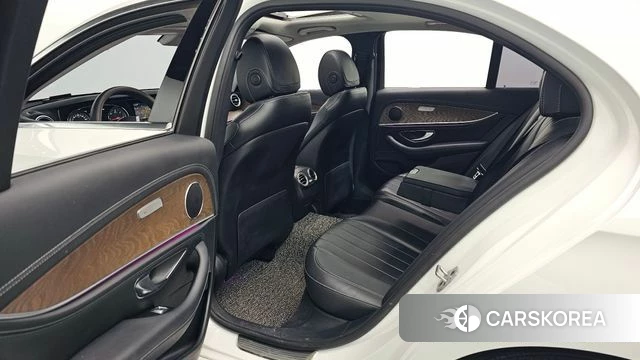 Mercedes-Benz E-Class W213 2019 Белый из Кореи, фото 3