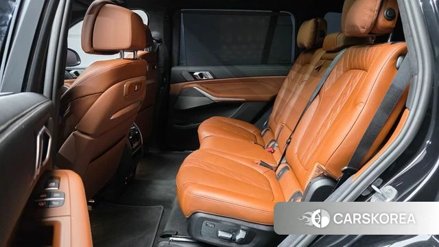 BMW X7 (G07) 2025 Черный из Кореи, фото 3