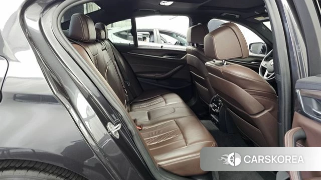 BMW 5 Series (G30) 2018 Серый из Кореи, фото 3