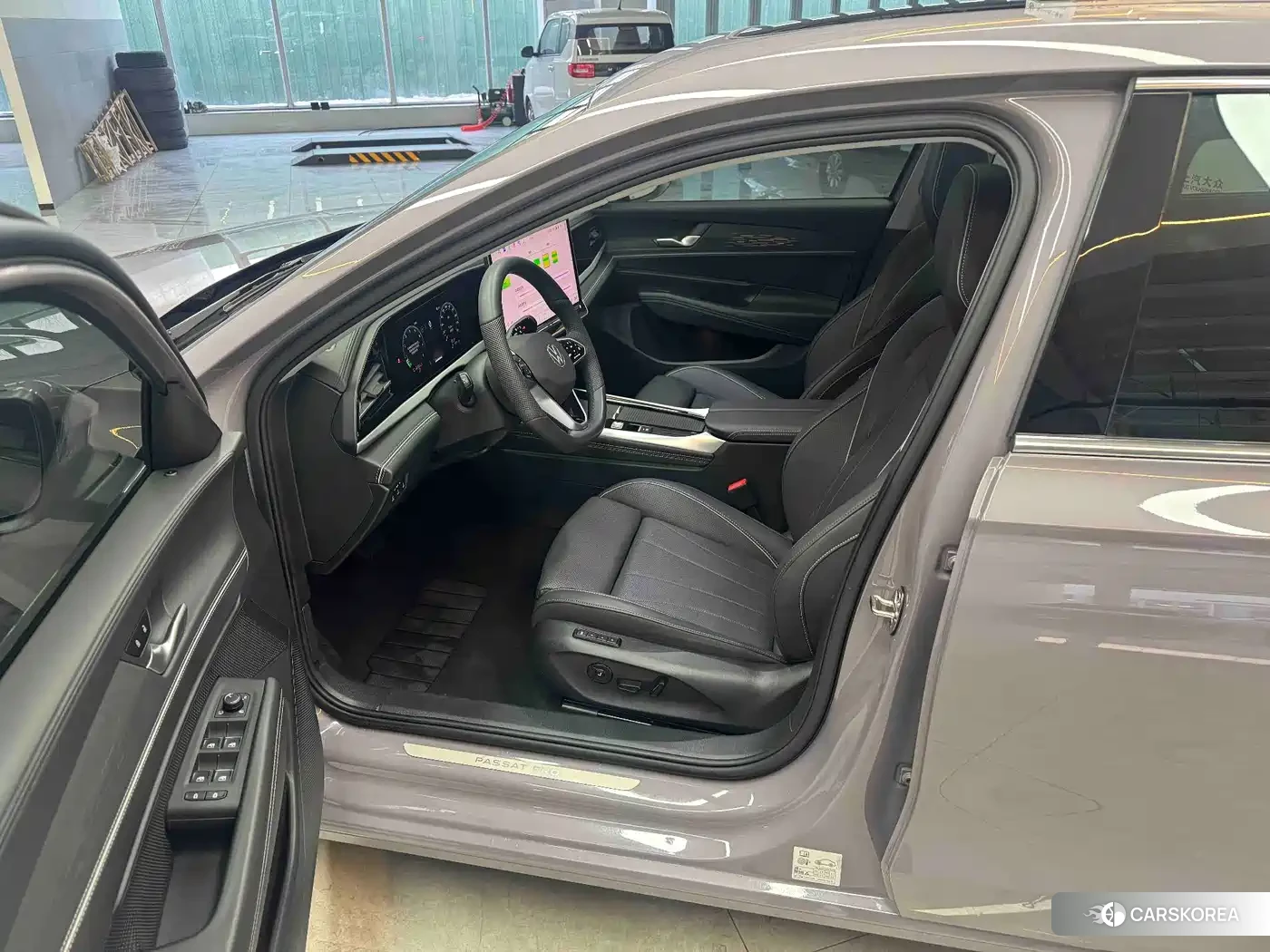 Volkswagen Passat 2024 Silver/gray из Китая, фото 3