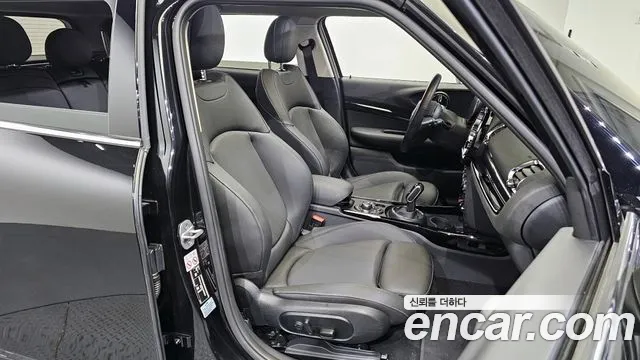 Mini Cooper Clubman 2023 Черный из Кореи, фото 3