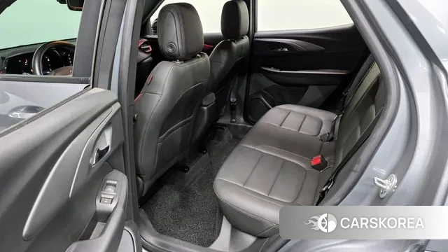 Chevrolet (GM Daewoo) The New Trail Blazer 2024 Серебристо-серый из Кореи, фото 3