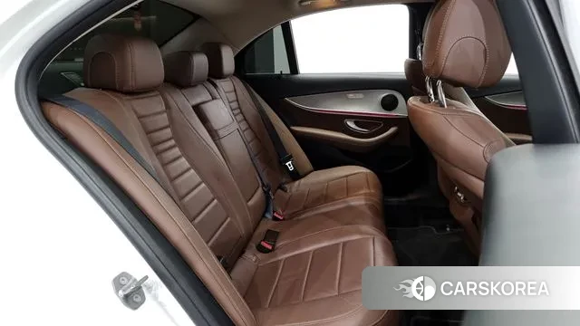 Mercedes-Benz E-Class W213 2018 Белый из Кореи, фото 3