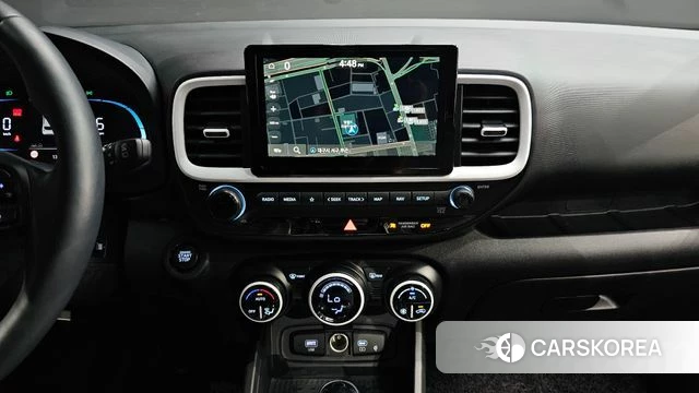 Hyundai Venue 2023 Белый из Кореи, фото 3