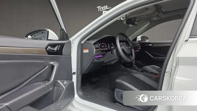 Volkswagen 7th Generation of Jetta 2021 Белый из Кореи, фото 3