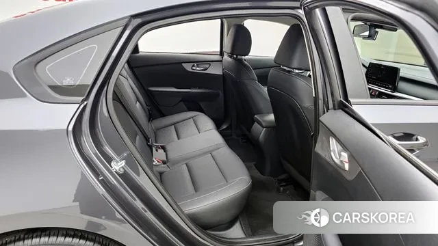 Kia The New K3 2nd generation 2022 Серый из Кореи, фото 3