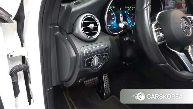 Mercedes-Benz C-Class W205 2021 Белый из Кореи, фото 3