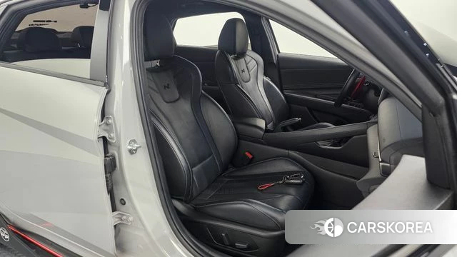 Hyundai Avante (CN7) 2021 Серебристо-серый из Кореи, фото 3