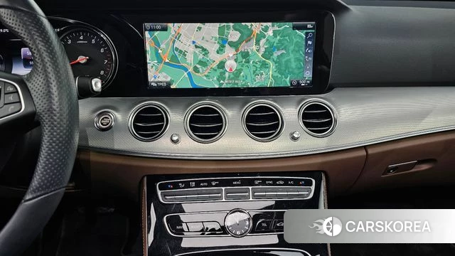Mercedes-Benz E-Class W213 2018 Белый из Кореи, фото 3