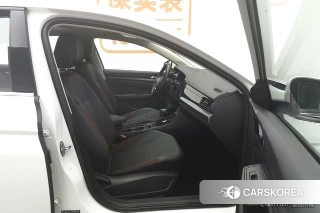 Volkswagen Bora 2022 Белый из Китая, фото 3