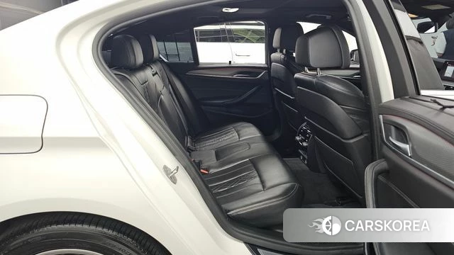BMW 5 Series (G30) 2018 Белый из Кореи, фото 3