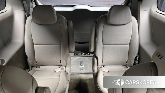 Kia The New Carnival 2018 Серебряный из Кореи, фото 3