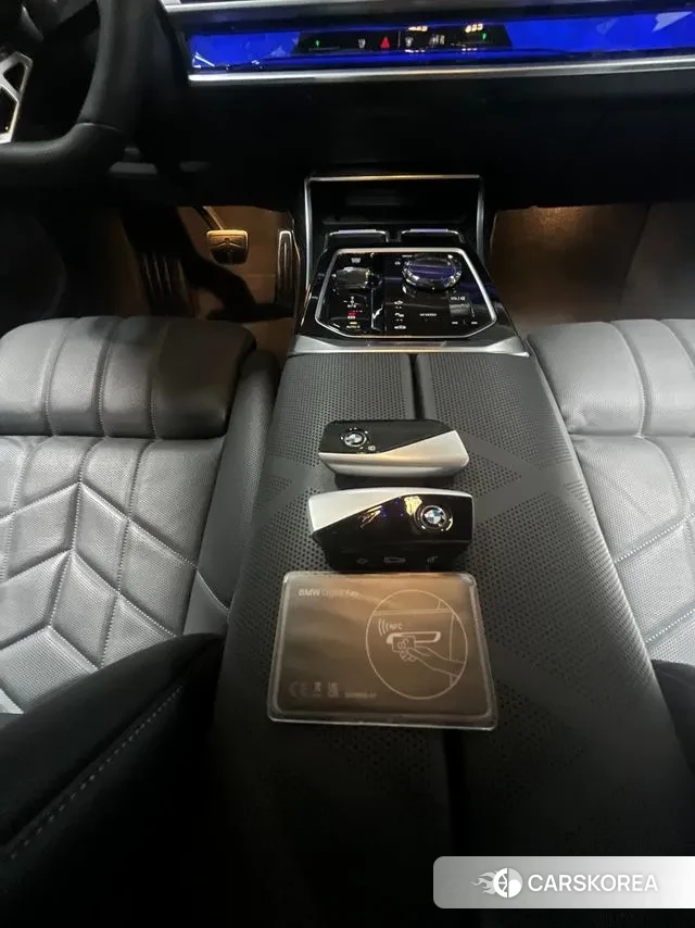 BMW 7 Series (G70) 2025 Черный из Кореи, фото 3