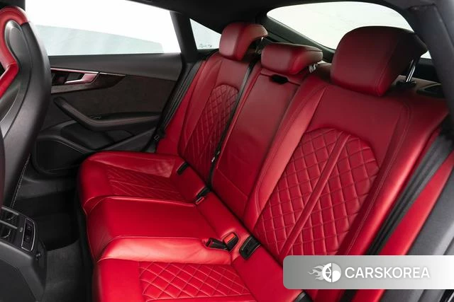Audi S5 2021 Черный из Китая, фото 3