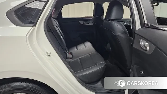 Kia The New K3 2nd generation 2021 Белый из Кореи, фото 3