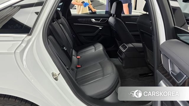Audi A6 (C8) 2021 Белый из Кореи, фото 3