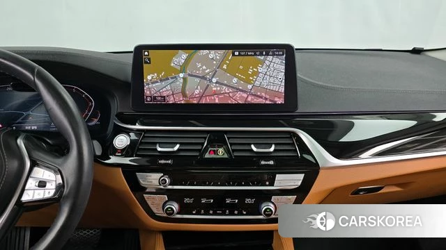 BMW 5 Series (G30) 2022 Черный из Кореи, фото 3
