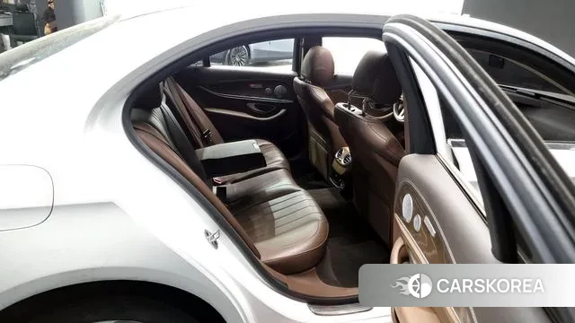 Mercedes-Benz E-Class W213 2018 Белый из Кореи, фото 3