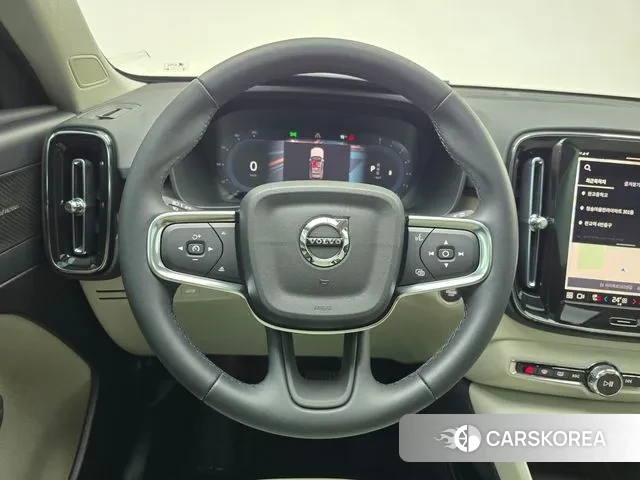 Volvo XC40 2025 Белый из Кореи, фото 3