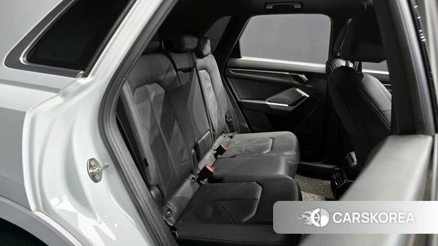 Audi Q3 (F3) 2023 Белый из Кореи, фото 3