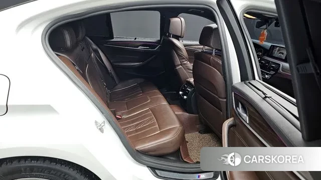 BMW 5 Series (G30) 2019 Белый из Кореи, фото 3