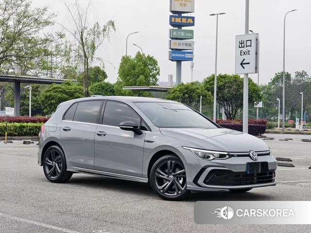 Volkswagen Golf 2023 Серебристо-серый из Китая, фото 3