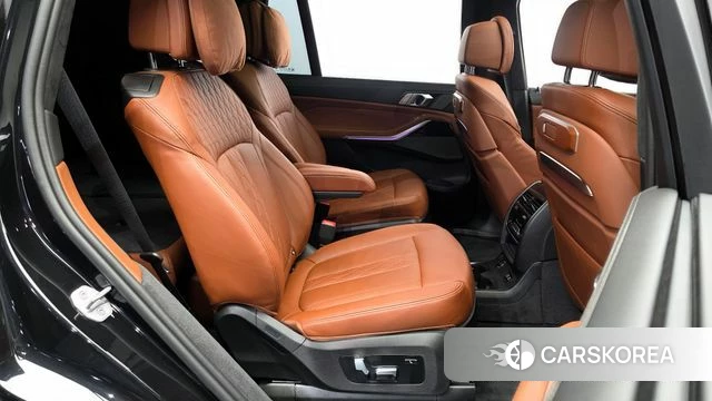 BMW X7 (G07) 2024 Черный из Кореи, фото 3