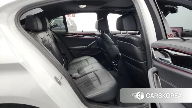 BMW 5 Series (G30) 2023 Белый из Кореи, фото 3