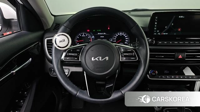 Kia Seltos 2022 Белый из Кореи, фото 3