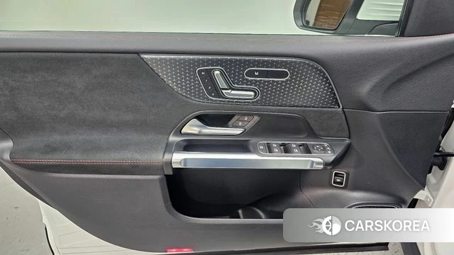 Mercedes-Benz EQB X243 2025 Белый из Кореи, фото 3