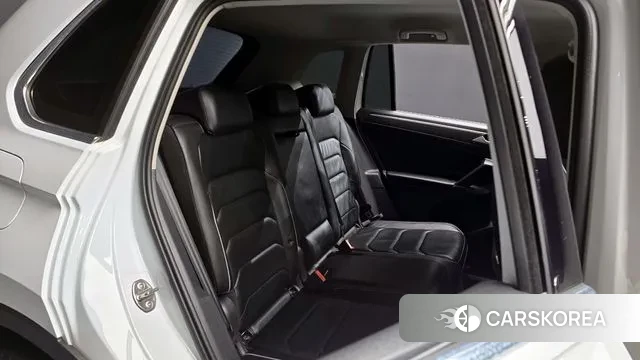 Volkswagen Tiguan second Generation 2018 Белый из Кореи, фото 3