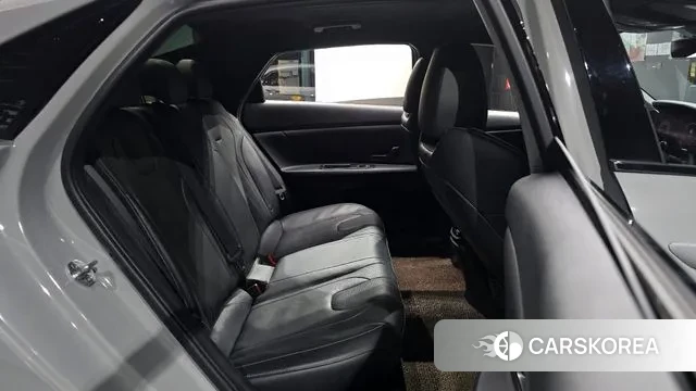 Hyundai Avante (CN7) 2022 Серебристо-серый из Кореи, фото 3