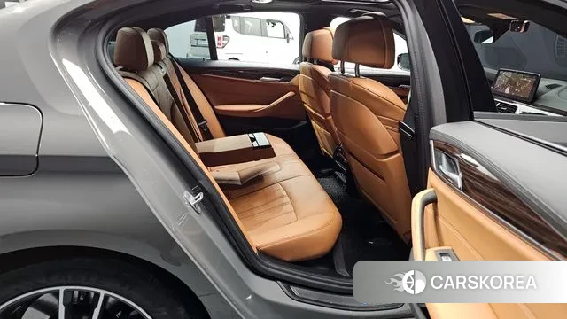 BMW 5 Series (G30) 2020 Серый из Кореи, фото 3