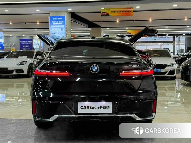 BMW 7 series 2023 Черный из Китая, фото 3