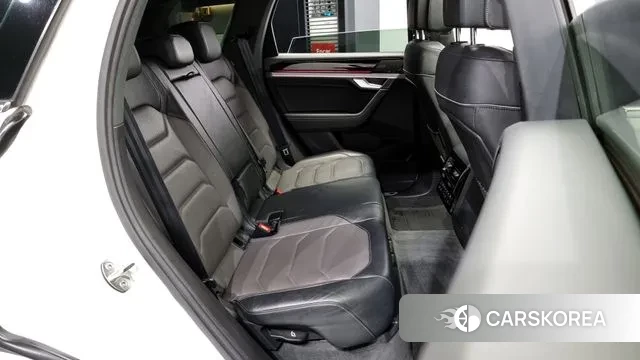 Volkswagen Touareg 3rd generation 2020 Белый из Кореи, фото 3