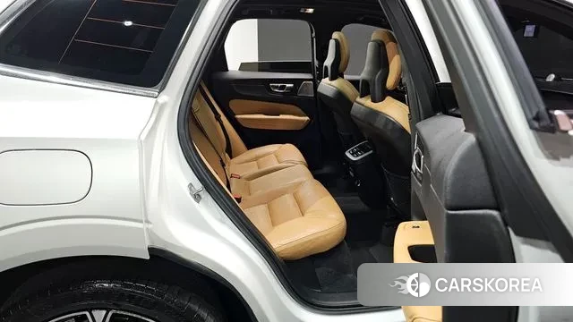 Volvo XC60 second Generation 2018 Белый из Кореи, фото 3