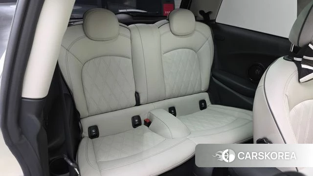 Mini Cooper S 2022 Жемчужный цвет из Кореи, фото 3