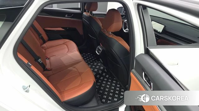 Kia The New K5 3rd generation 2025 Белый из Кореи, фото 3