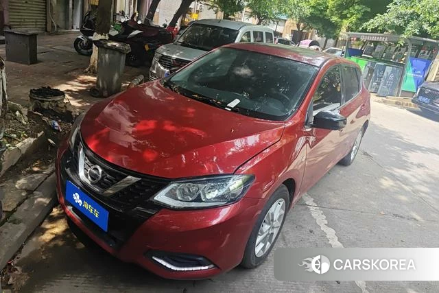 Nissan TIIDA 2024 Красный из Китая, фото 3