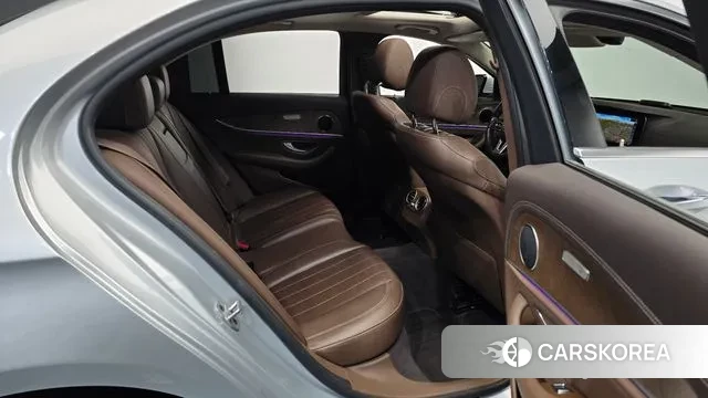 Mercedes-Benz E-Class W213 2019 Серебристо-серый из Кореи, фото 3