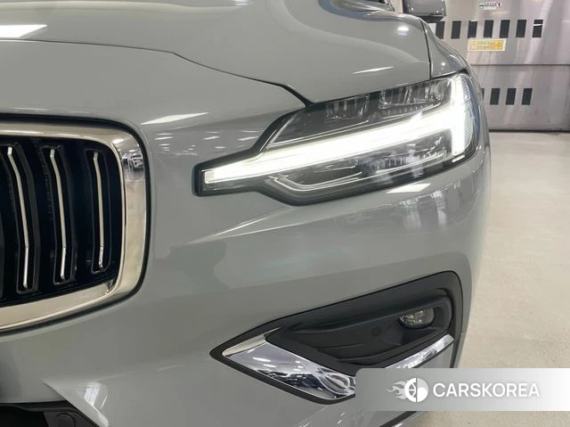 Volvo S60 3rd generation 2024 Серый из Кореи, фото 3