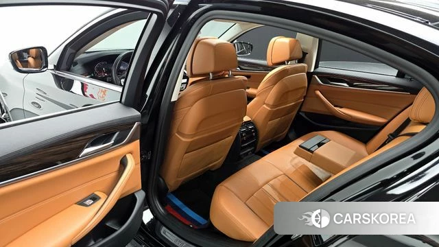 BMW 5 Series (G30) 2021 Черный из Кореи, фото 3