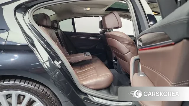 BMW 5 Series (G30) 2023 Черный из Кореи, фото 3