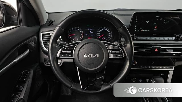 Kia Seltos 2022 Черный из Кореи, фото 3