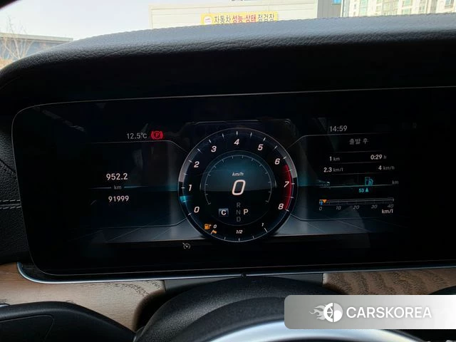 Mercedes-Benz E-Class W213 2018 Серый из Кореи, фото 3