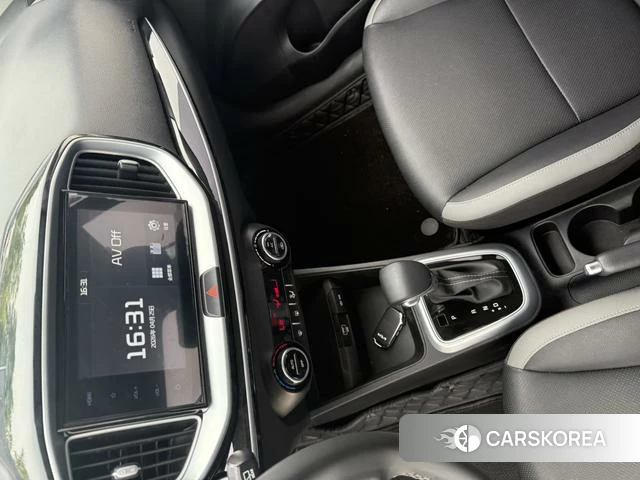 Kia Yi Ran 2024 Белый из Китая, фото 3