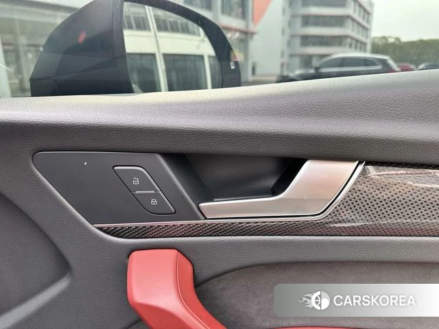 Audi Q5L Sportback 2022 Черный из Китая, фото 3