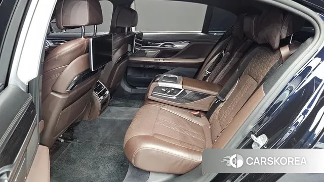 BMW 7 Series (G11) 2018 Черный из Кореи, фото 3